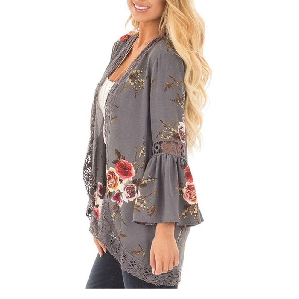 Floral Kimono W/ Lace Patchwork - Picture 4 of 8